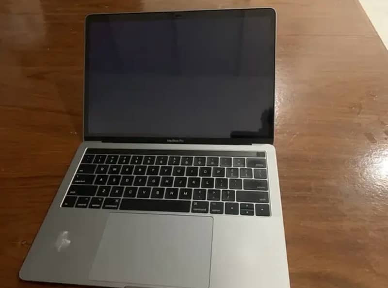 macbook pro 2017  16-256