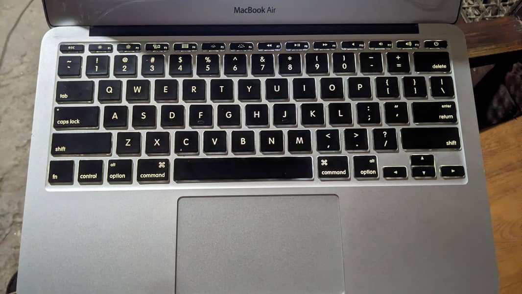MacBook air 2014. . . 4gb 128gb