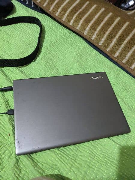 TOSHIBA LAPTOP Z30C 8/256 6 Gen
