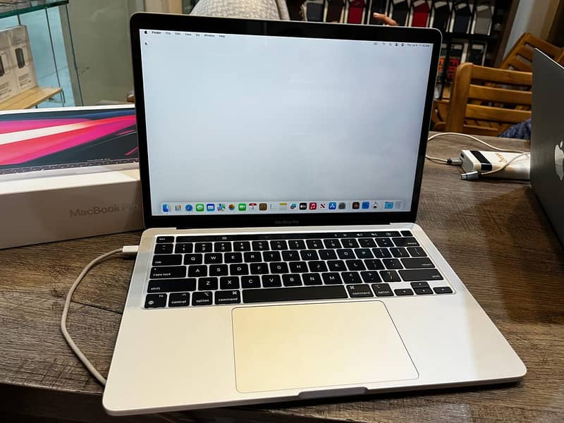 Mac book pro M2 apple Mac book M2 chip 8/256 Mac book pro 2022 M2 pro