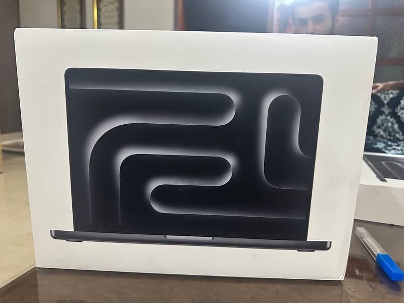apple macbook pro M3 Pro chip 14inch a2992