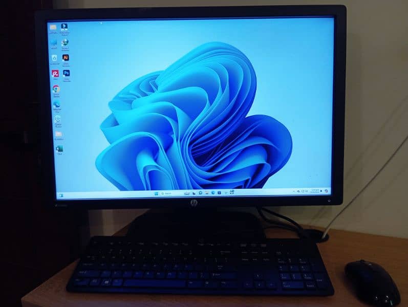 HP Intel Xeon (i5) heavy duty workstation Z420 16/520 with 2gb graphic