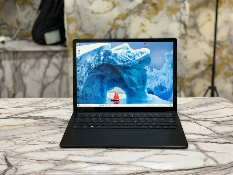 Microsoft Surface Laptop 5 CI7 12TH GEN Touchscreen Laptop Electronics