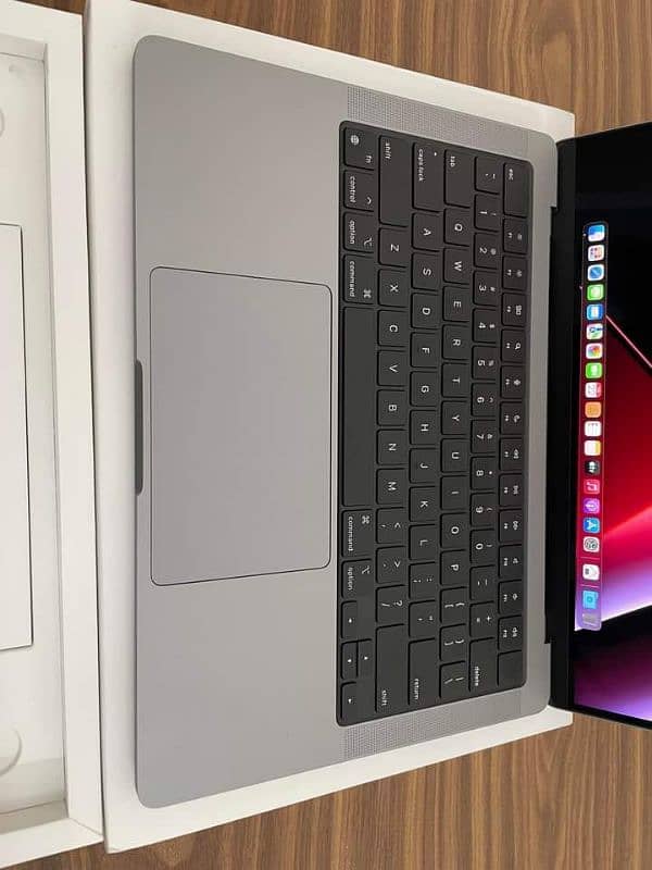 apple MacBook pro apple MacBook air core i7 i5 with box