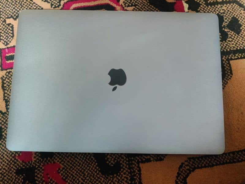 Apple macbook pro 15