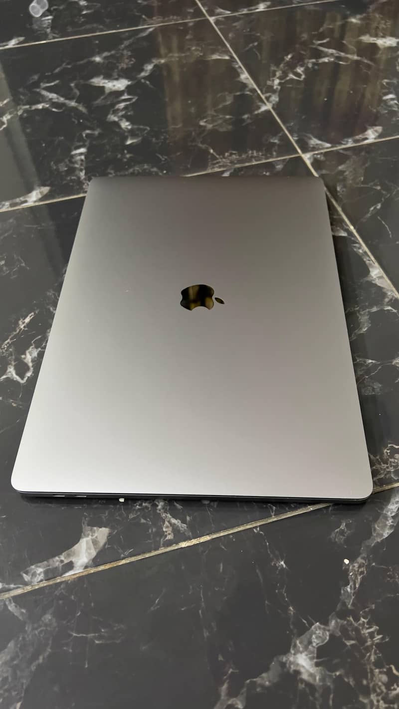 MacBook pro 2019, 16
