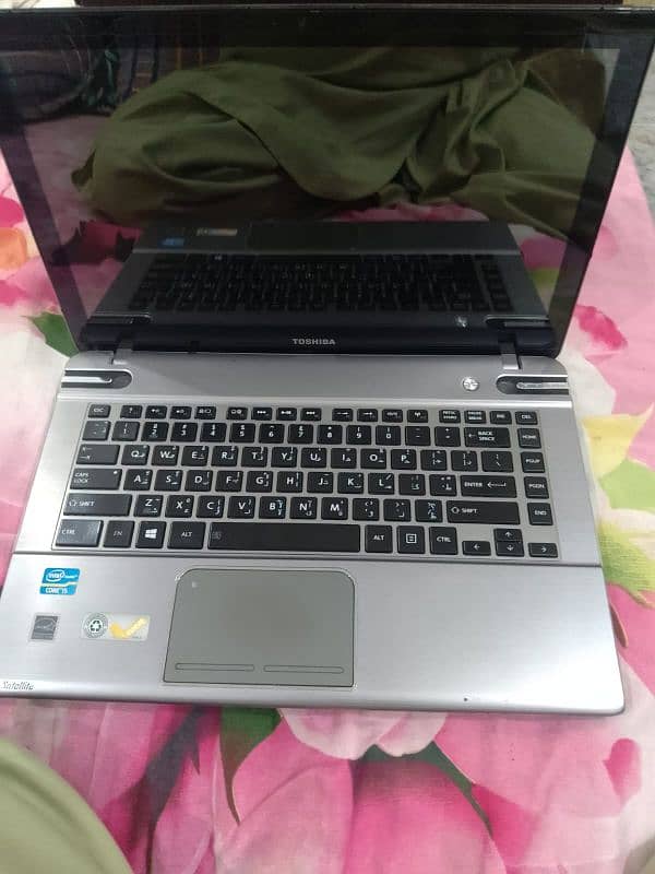 Toshiba laptop setlight, with Touch screen 29500