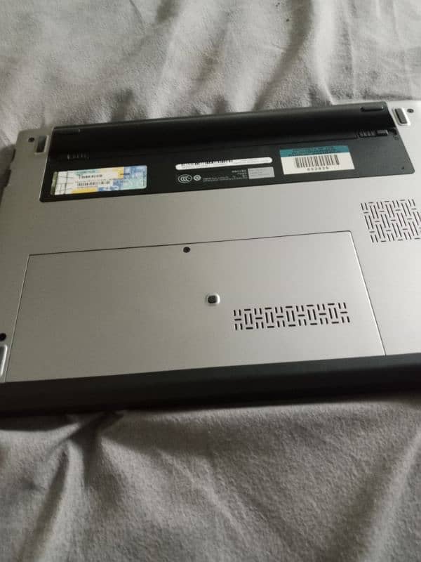 Dell 3330 corei3 3rd generation 4 GB Ram 320 GB hard ok