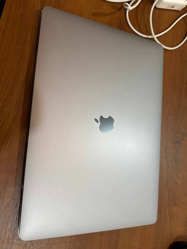 Macbook pro 2019 i9 16gb/1TB