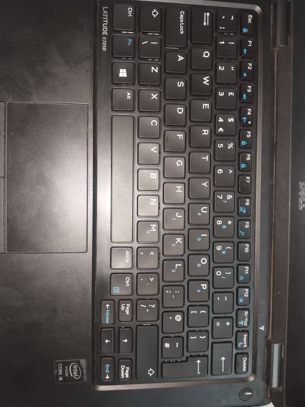 latitude E 7250
