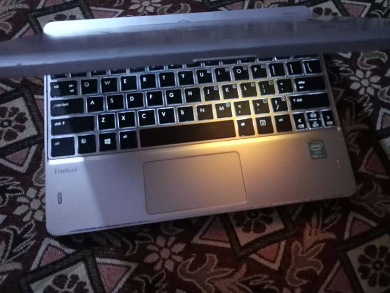 Hp Elitebook 810 2k Touch display i5 4th 8 256ssd 10/09