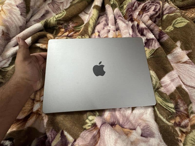 Apple MacBook M2 Pro 14