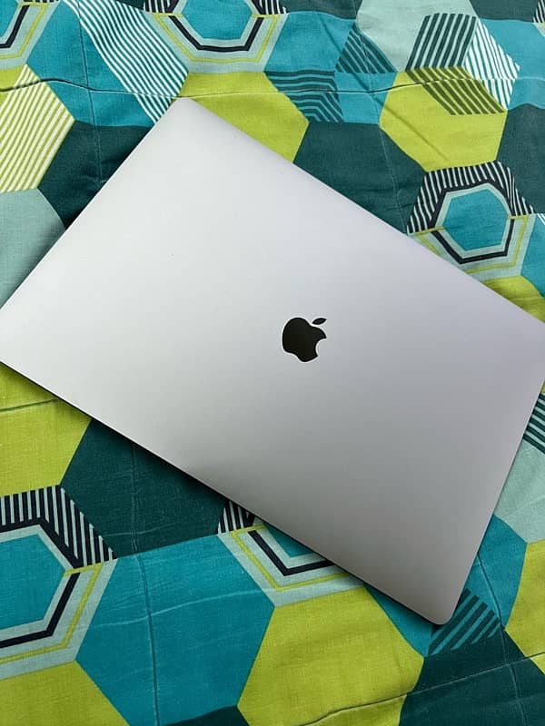 Macbook pro 2019 16inch 16gb ram 512ssd
