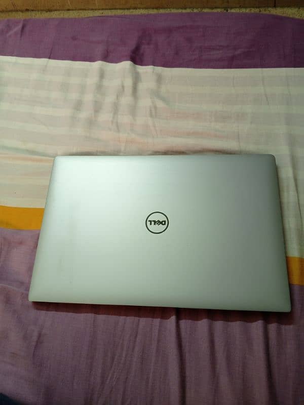 Dell xps15 9560 4ktouch 4gb gtx1050 card corei7 7thgen 32gbram 500ssd.