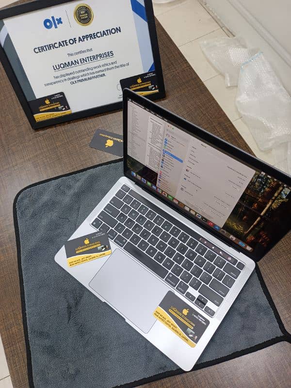 TODAY'S OFFER MACBOOK PRO 2020 M1 13 INCH TOUCHBAR 8GB 256GB 50 CYCLE