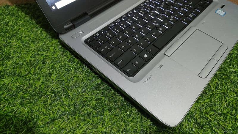 hp i7 6th with 8/256 ssd m2