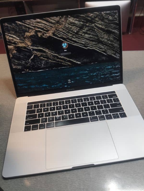 MacBook pro i7 2017