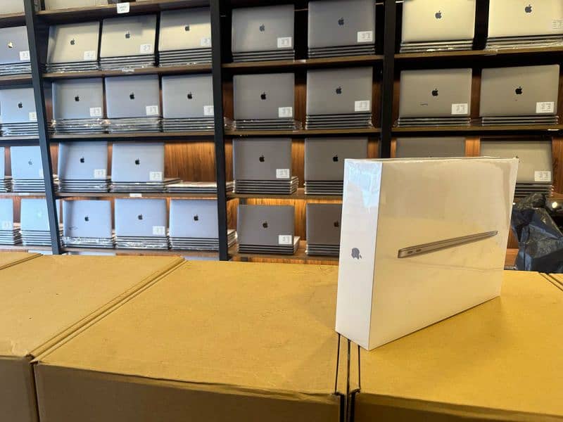 Apple MacBook Pro air and Apple iMac all Apple products available
