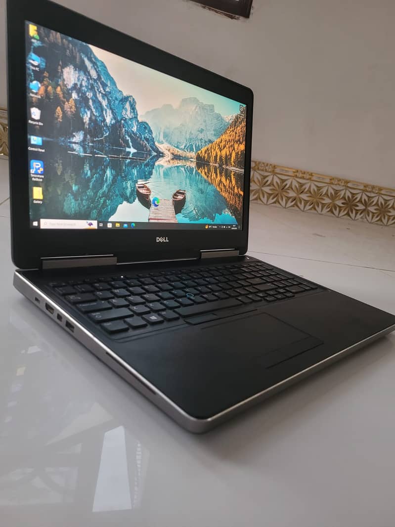 Dell Precision 7510 Core i7 Laptop mint condition for / sale
