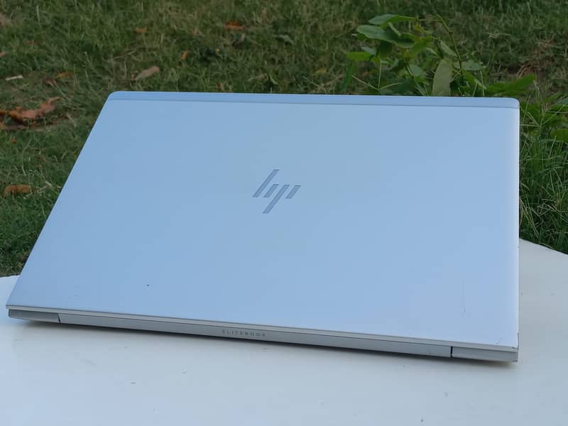 hp elitebook 850 g5 core i5 8th gen 15.6" with numpad