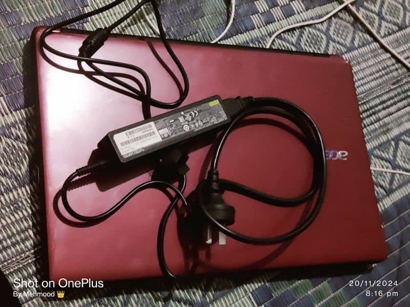 Acer laptop i3 4 gb ram 300 gb harddisk