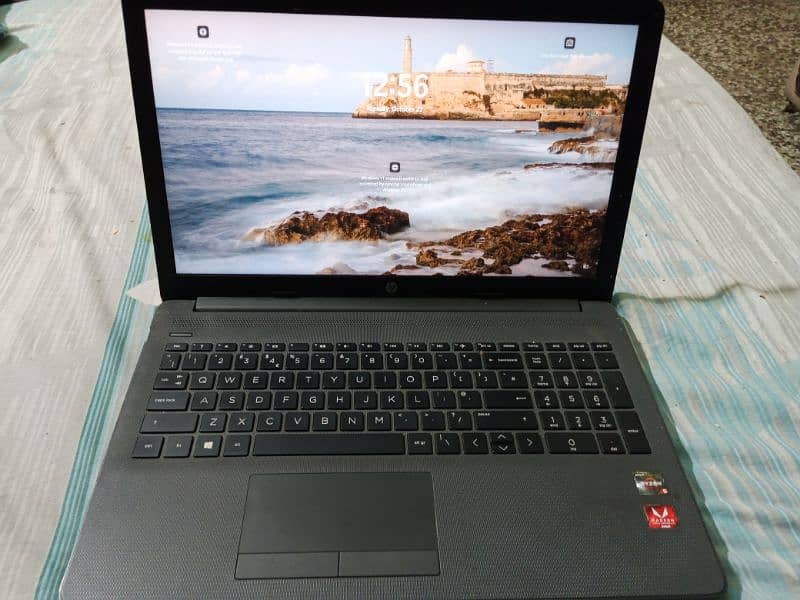 HP ll laptop ll Ryzen 5 ll 4 GB Graphic card ll 8 GB RAM ll 1 tb ssd