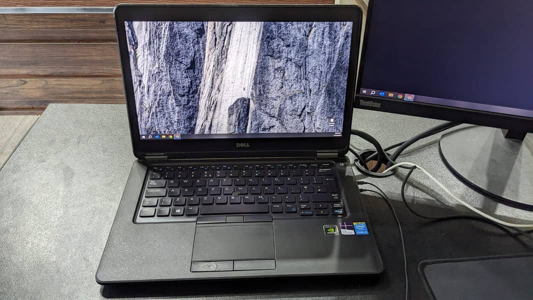 Dell Laptop -  E7450 Core i5 5 genration Gaming laptop with graphic ca