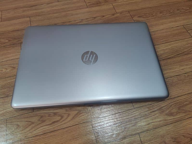HP Core i5 7th Generation 8/256GB SSD