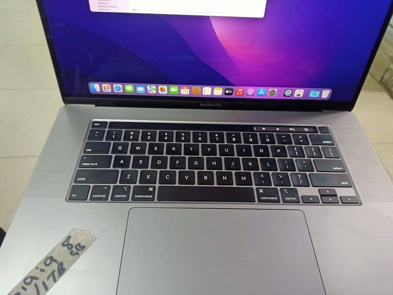 Apple MacBook pro retina display 2017 i5 i7 i9 all models