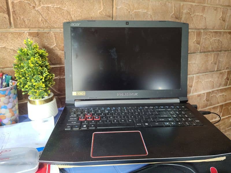 : Predator Gaming Laptop - Core i7, 16GB RAM, Pro Performance
