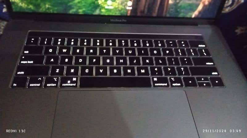 Apple MacBook Pro core i9 32)512 GB storage