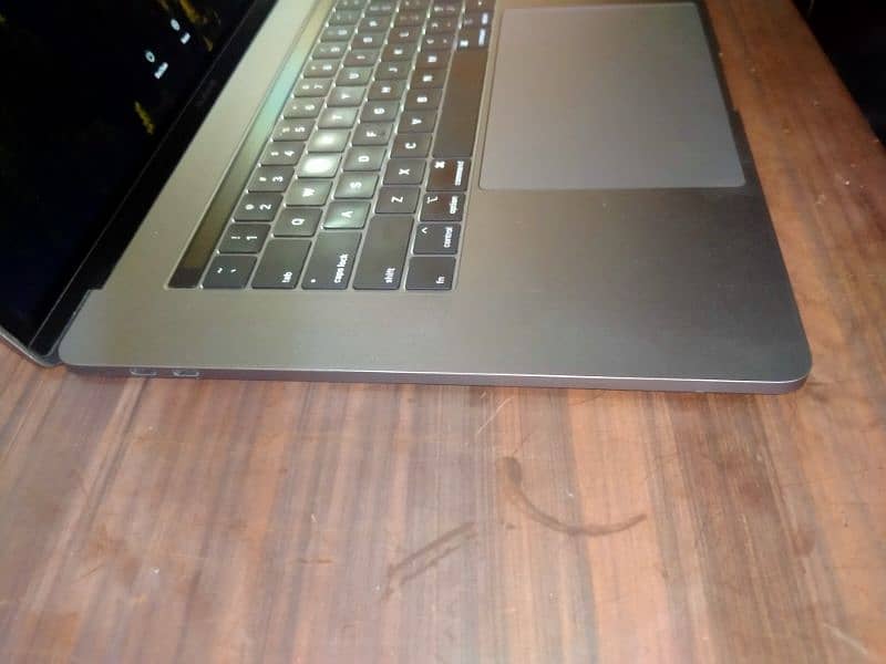 mac 2018 pro - core i7 -512-16ram