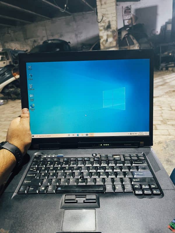 Lenovo Laptop 2gb ram All okay exchange possible with mobile urgent