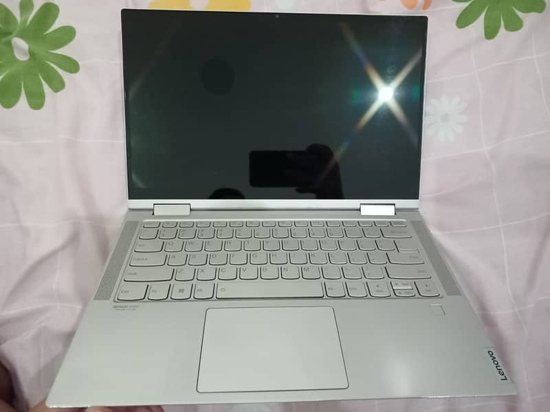 Lenovo yoga, 14' touch screen, Intel core i5 (10 GEN)