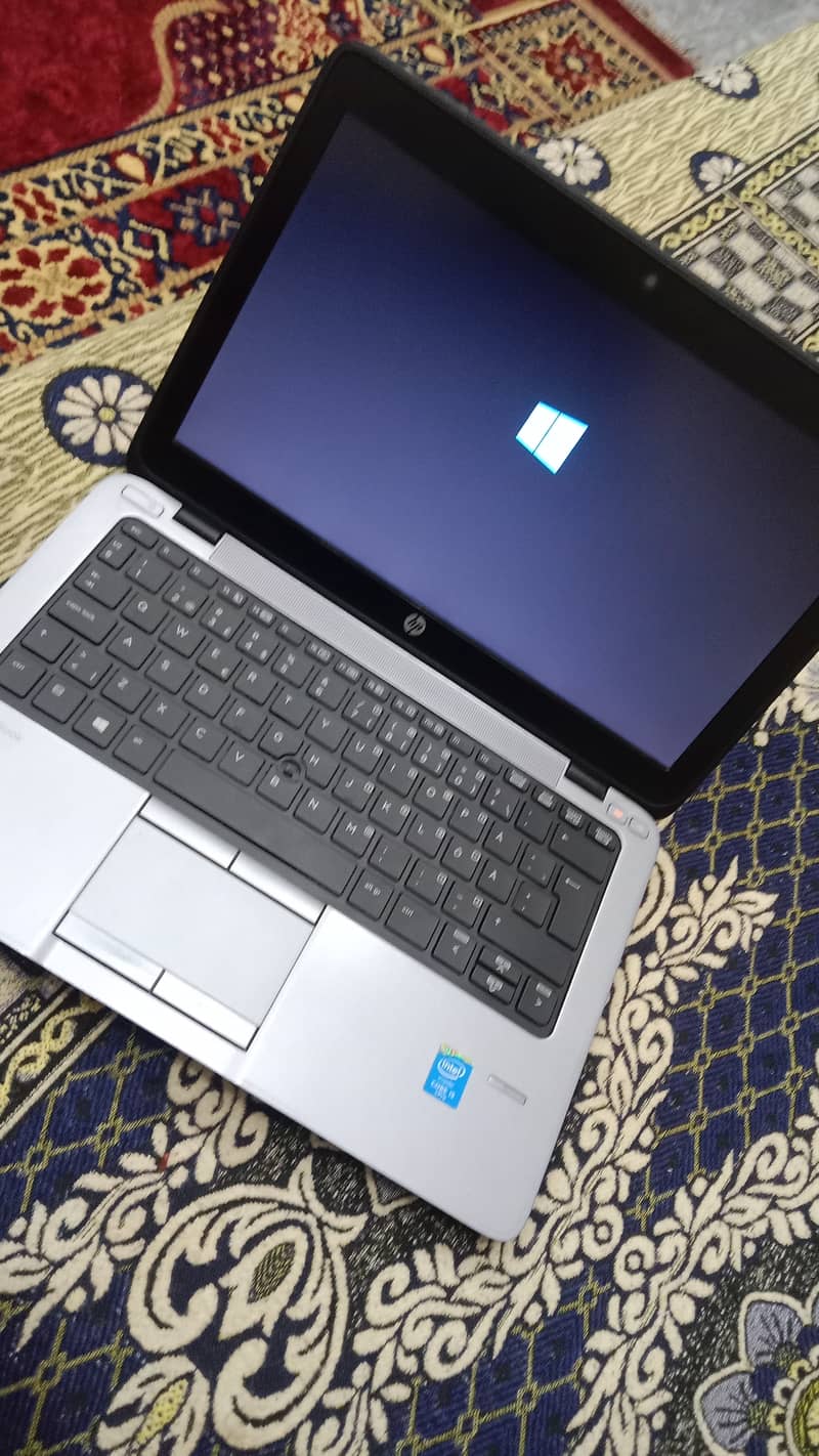 Hp laptop core i5 820 elite book