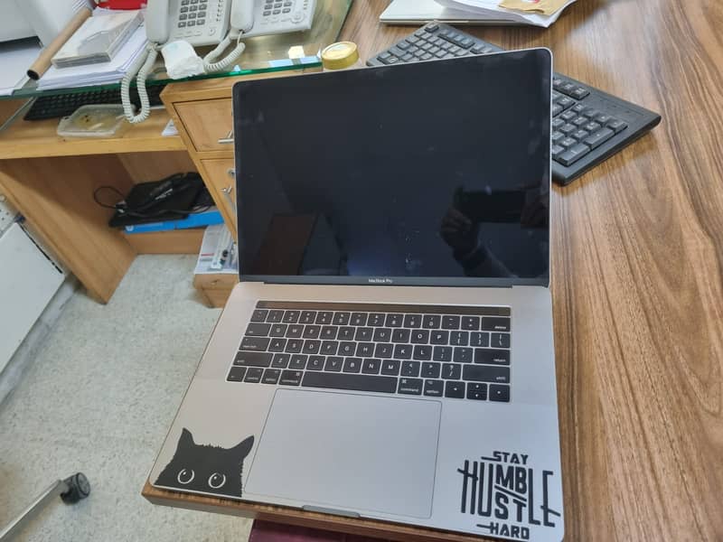 Apple, MacBook Pro, Inter Core i7, 16GB RAM, 512 SSD, 15.4