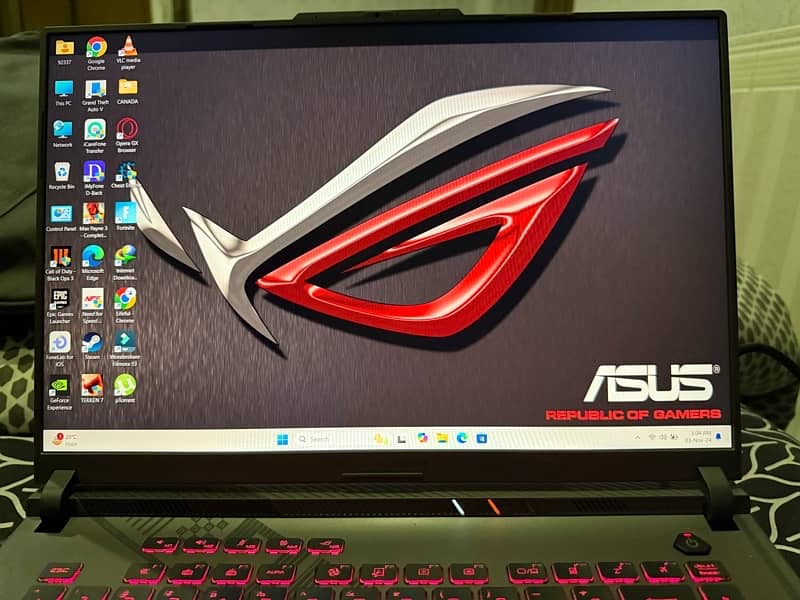 Asus Rog Strix G614JV i7-13650HX 14 Cores  RTX 4060 32GB Ram 1TB M2