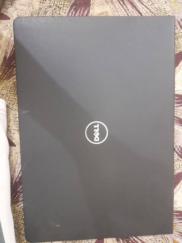 Dell laptop in good condition, used in one hand, only used for a short