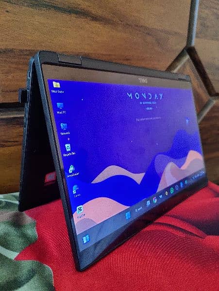 Dell latitude 7390 2 in 1 Ci5 8 Gen 16gb
