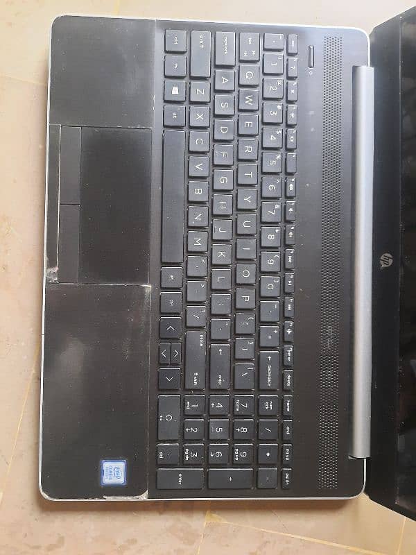 Selling core i3 8th gen laptop. . .