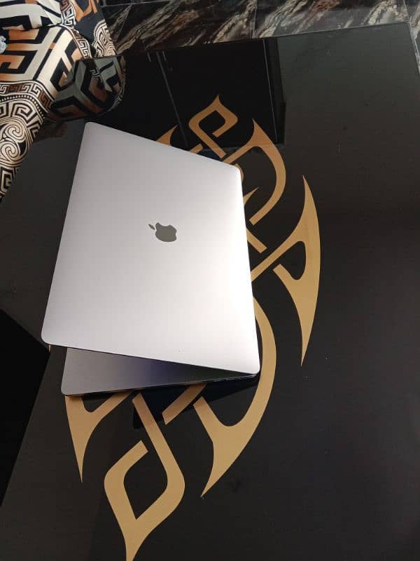 MacBook pro i9_2019, 15.4