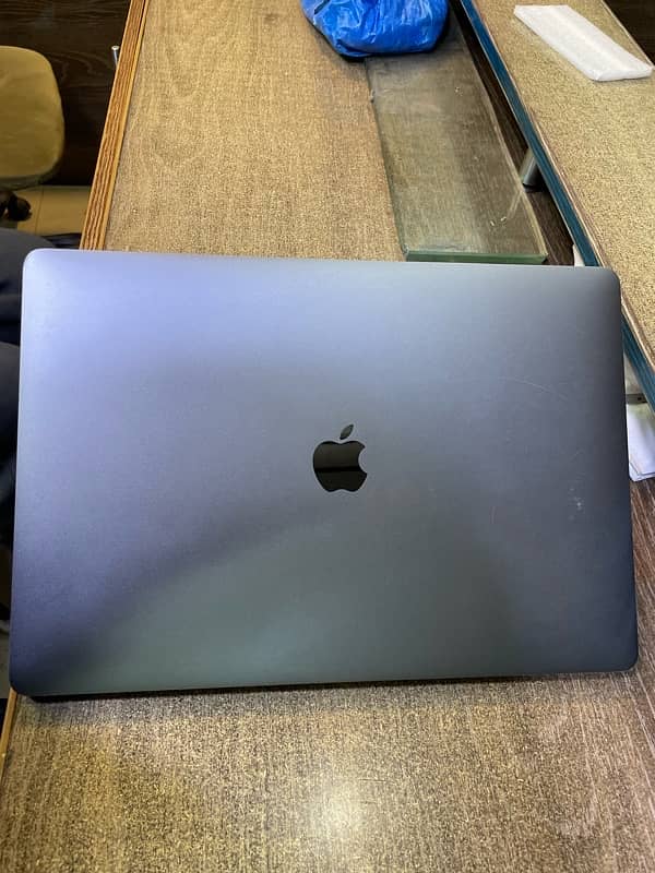 MacBook Pro 2017  / 15” inches