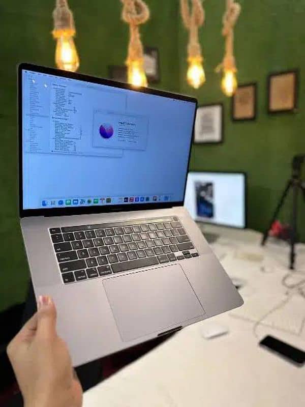 Macbook Pro 2020 i7 16gb 512gb