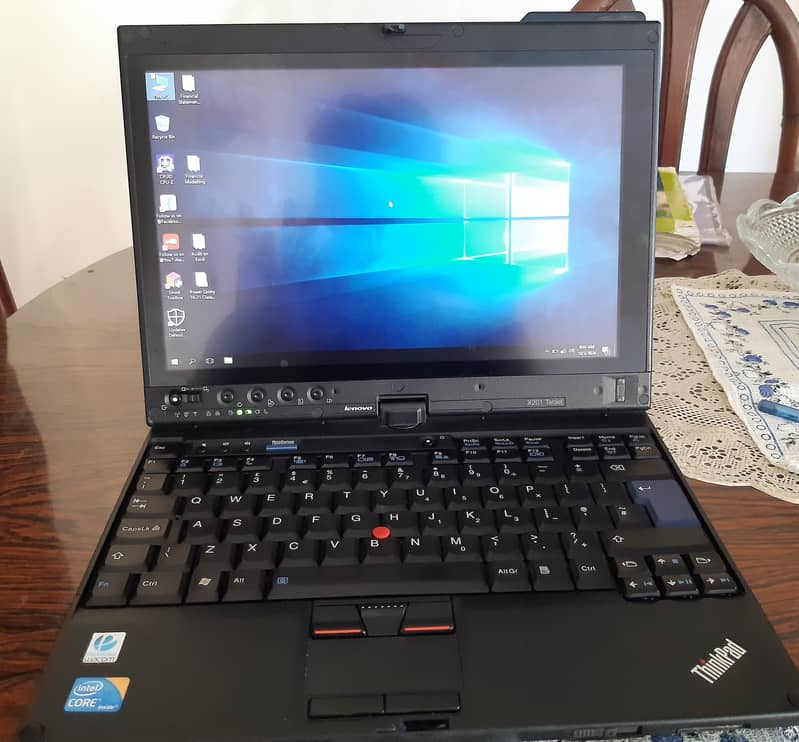 Lenovo ThinkPad Generation 2, 4gb ram 195 gb hard disk.