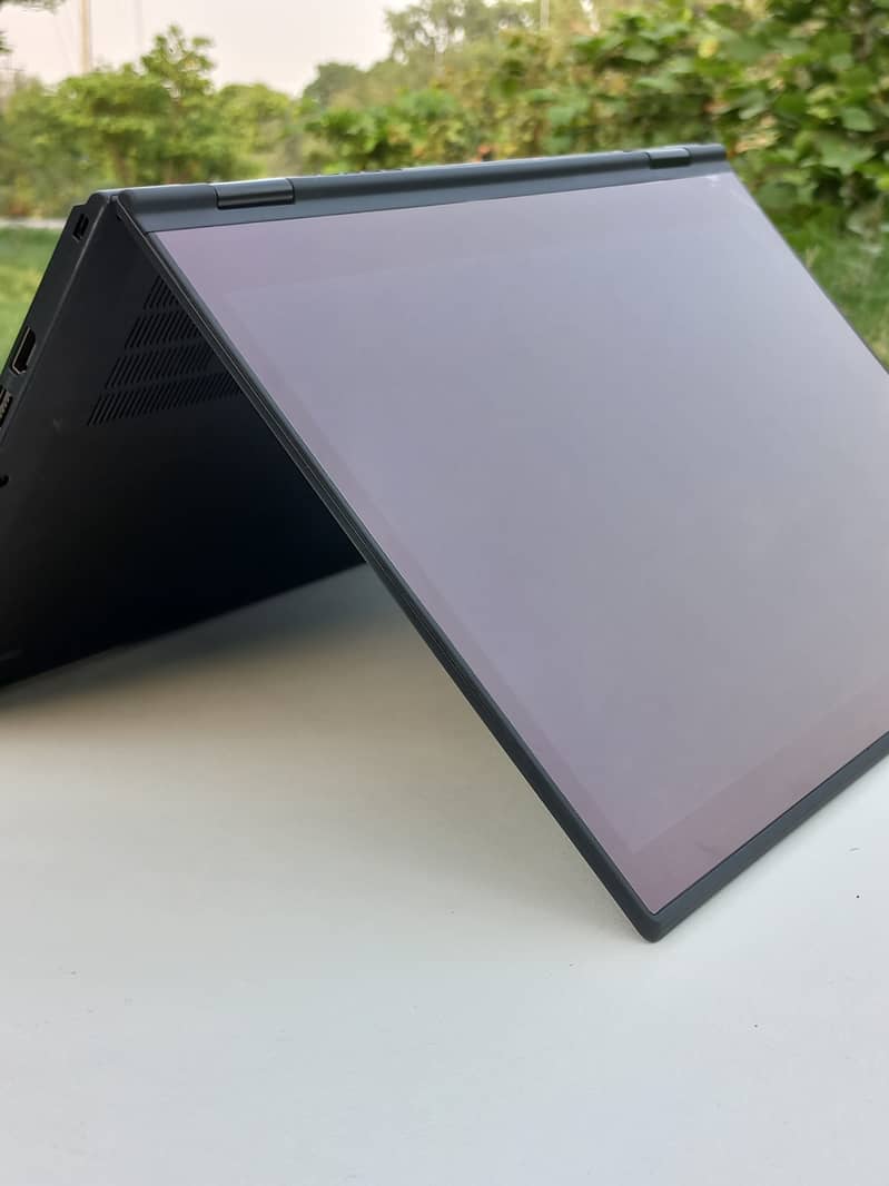 lenovo x1 yoga core i5 8th gen 16gb ram | stylus | Touch 360
