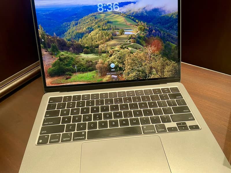 Apple MacBook Air 2022, M2 Chip, 13.6", 256GB SSD, Lightweight Laptop