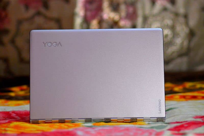 360Rotate i7 6th Generation Lenovo yoga 900 13isk laptop(Read Add plz)