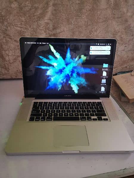 MacBook pro 15-Inch (2011) with Original Charger