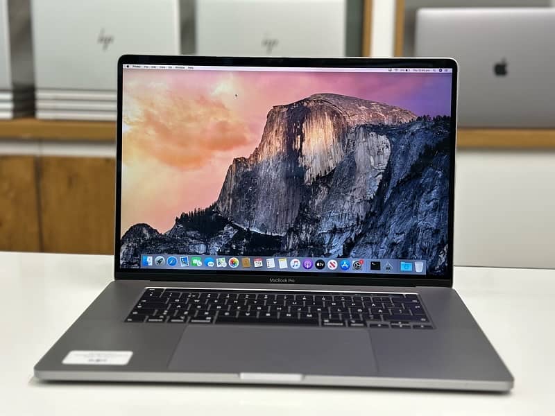 MACBOOK PRO 2019 !! 16-inch !! CORE-i7 !! 32 GB RAM !! 1 TB SSD