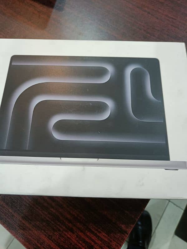 Apple MacBook pro M4 pro chip 24 gb ram 512 gb ssd in new condition